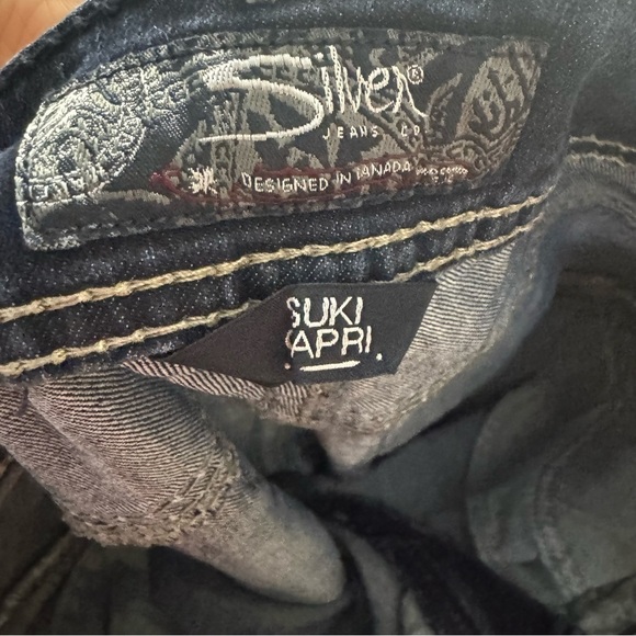 Silver Jeans Suki Capri - Picture 6 of 7